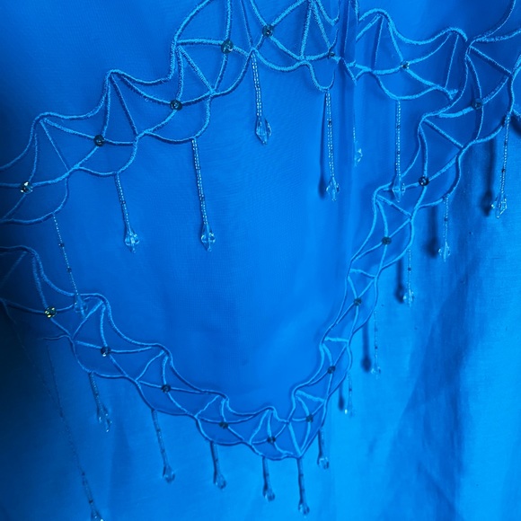 Beautiful dress - Picture 4 of 5